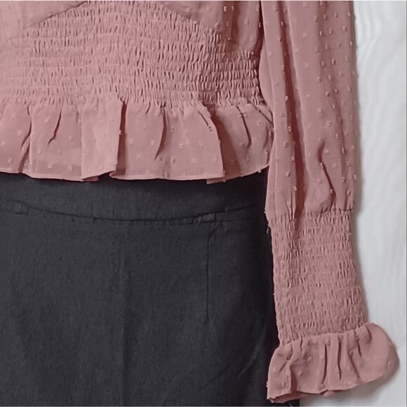 Sadie & Sage Women's Smocked  Long Sleeve Crop Top. Size S - Picture 6 of 12